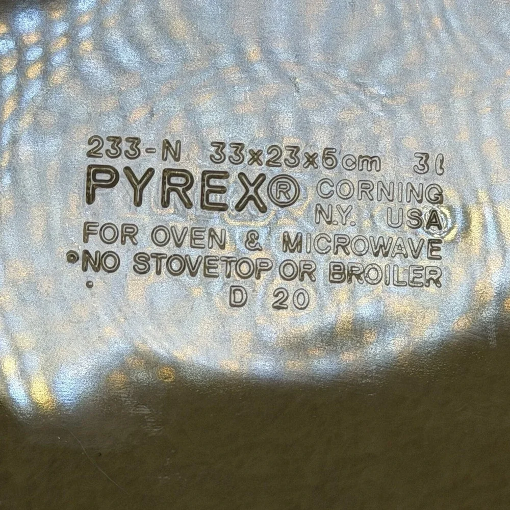 Vintage 1980's Pyrex Amber Glass 233 Tab Handles Cake Brownie Bake Pan Casserole